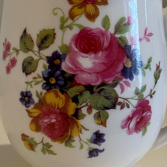 EUC VTG ROYAL OAK FINE CHINA FLUTED MILK COFFEE MUG WITH PINK CABBAGE ROSE - Picture 4 of 6